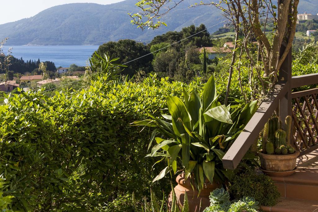 Villa Monserrato - Goelba Порто Адзуро Екстериор снимка