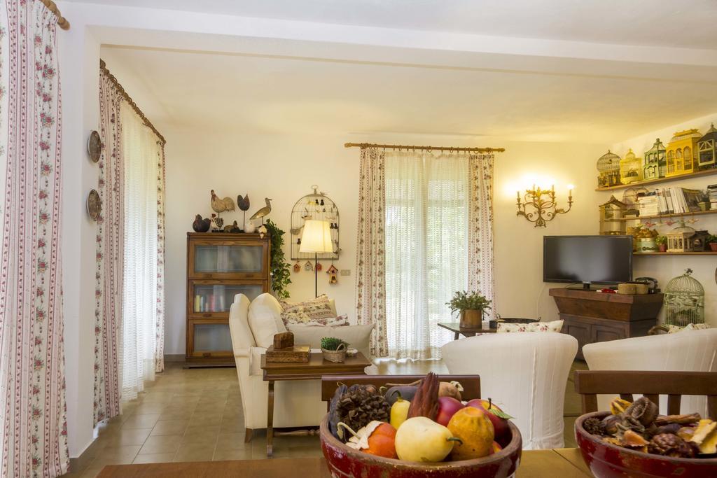 Villa Monserrato - Goelba Порто Адзуро Стая снимка